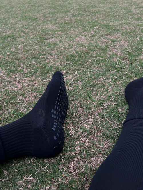 4x Pairs of Plain Black Grip Socks